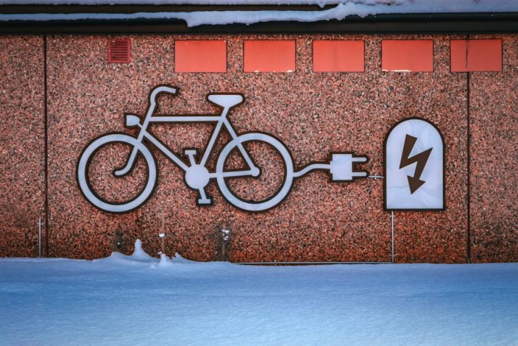 ¿Cuánto tarda en cargarse una bicicleta eléctrica?